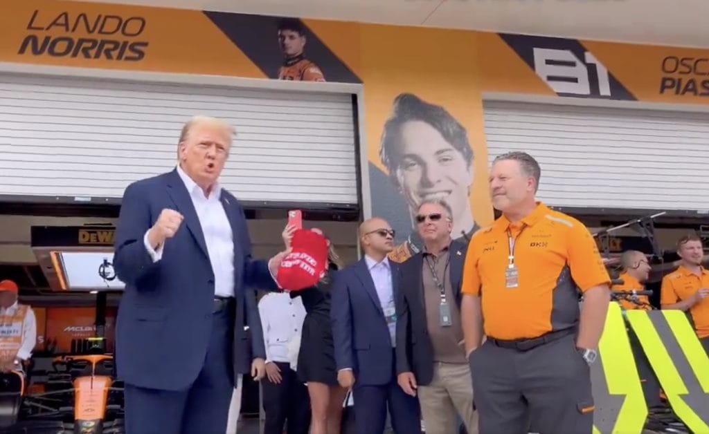 A nép véleménye: „Szégyenletes és undorító” – Donald Trump miatt zuhant a McLarenre mért népharag