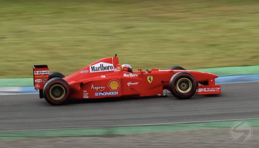Az időutazás élménye: V10-es Ferrari leört a lábunkról Hockenheimben (videó)