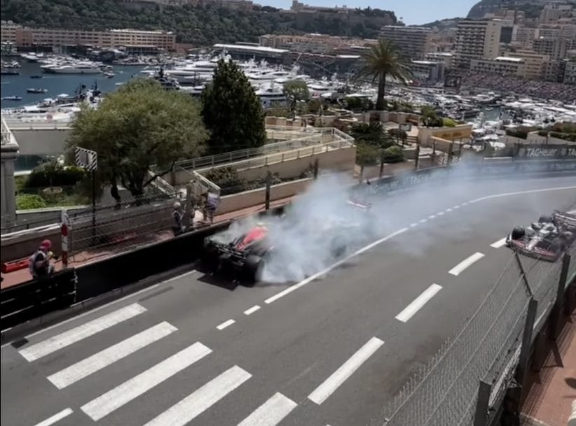 A Forma–1-es autó durva ütközése az erkély alatt – HD videó