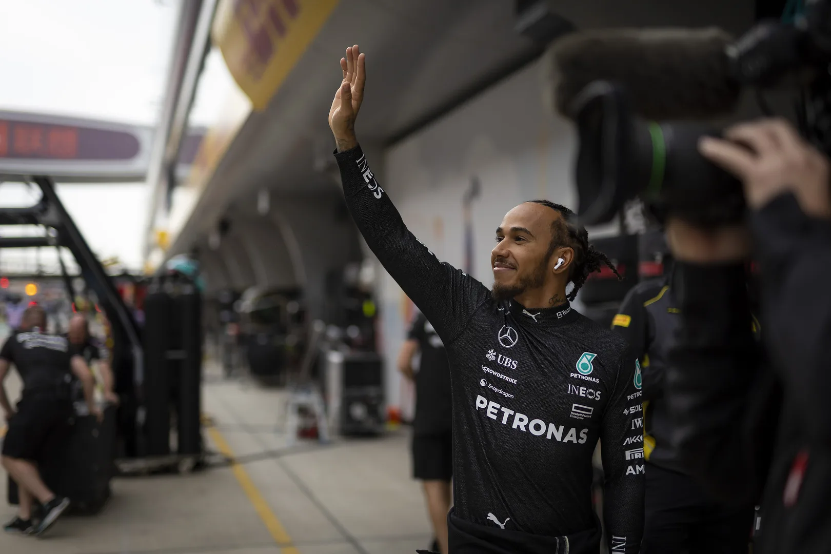 Rohamtempóban: Hamilton & a kábítószer-botránnyal kényelmetlen helyzetbe került a Mercedes csapatnál