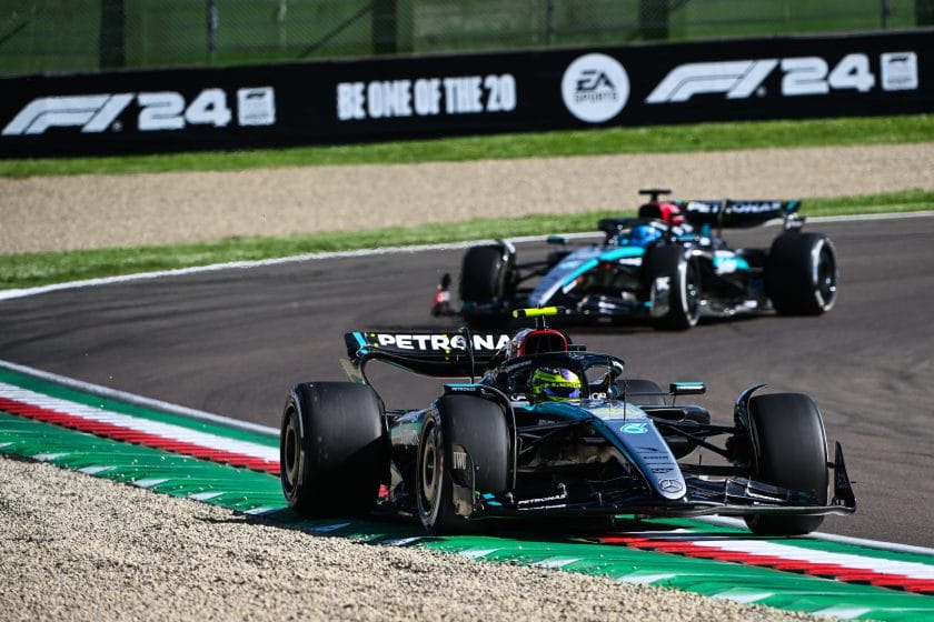 A Formula 1 vitatott döntése: Miért nem adta vissza a Mercedes Lewis Hamilton Russellnek az 6. helyét?