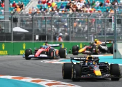 A Formula-1 szombatjának lendületes eseményei: Ricciardo remekelt, Magnussen izgalmakat hozott Hamilton ellen, Verstappen stabil teljesítményt nyújtott a sprint futamon