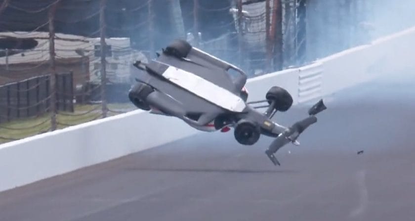 Villámgyors és kockázatos: az Indy 500 újonca brutálisan repült 370 km/h-val és állt fejre