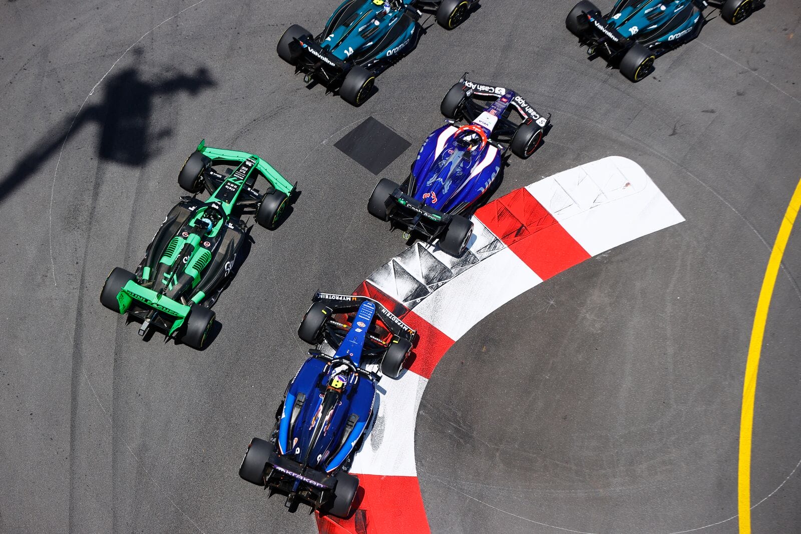 Felkészüljön az F1-es csapatok, a Mercedes és a Red Bull közötti furcsa alkudozásra!