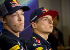 A Red Bull csapatban Verstappené a hely Kvjat előtt