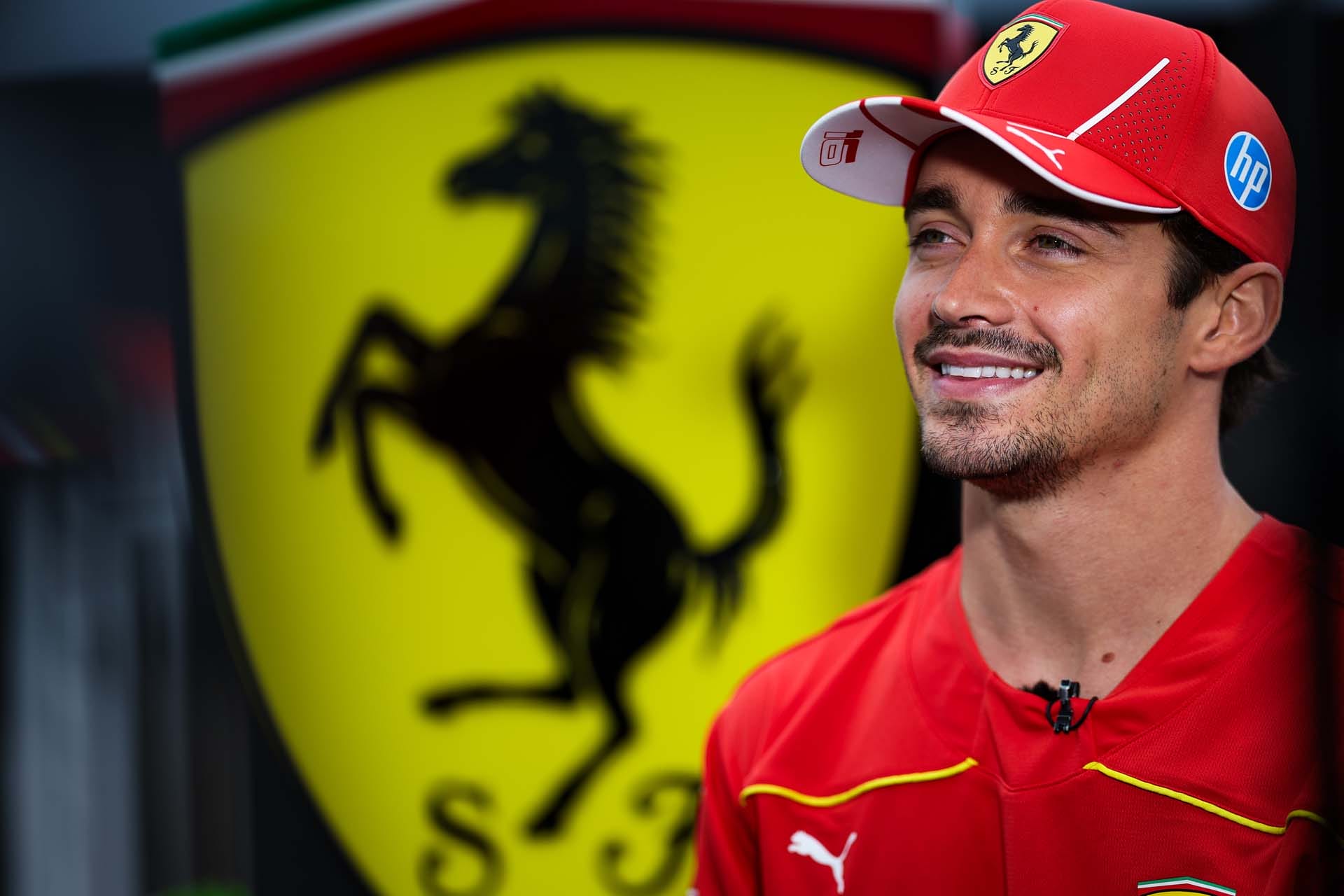 Leclerc üzenete a Ferrarinak: felejtse el a vb-címet és koncentráljon erre