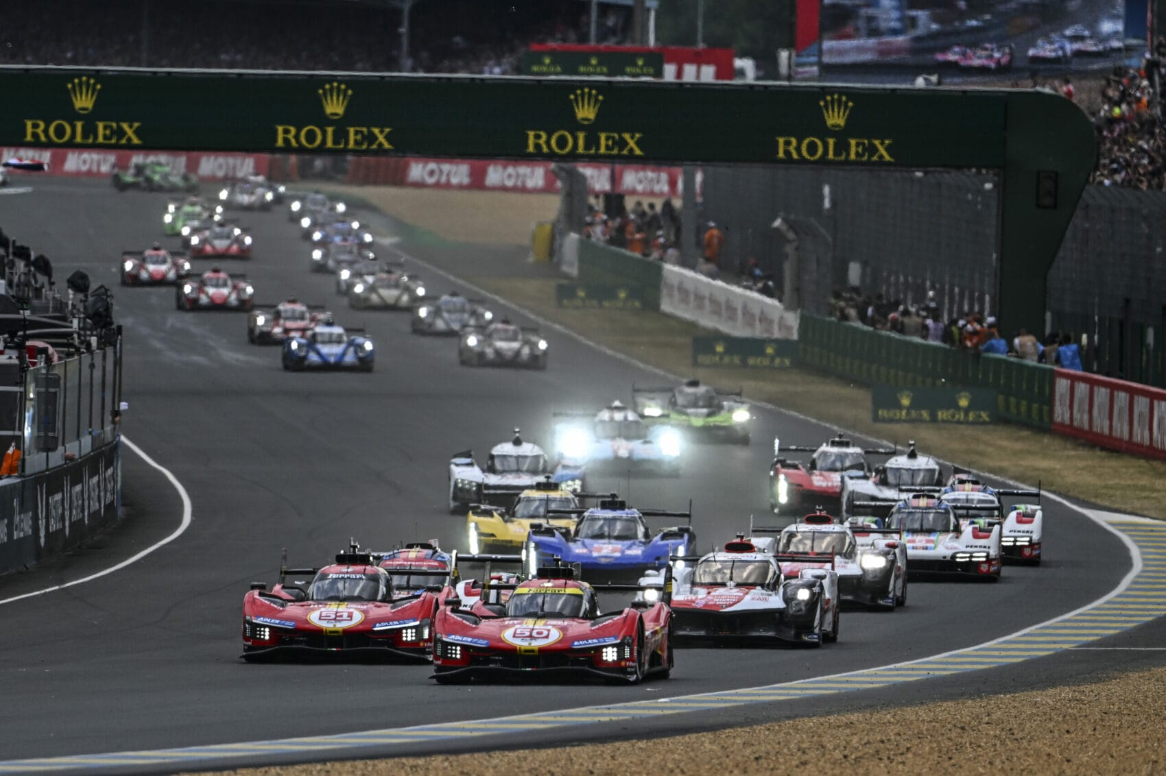 Képernyő előtt izgalmas 24 órát biztosít a Le Mans-i 24 óra”