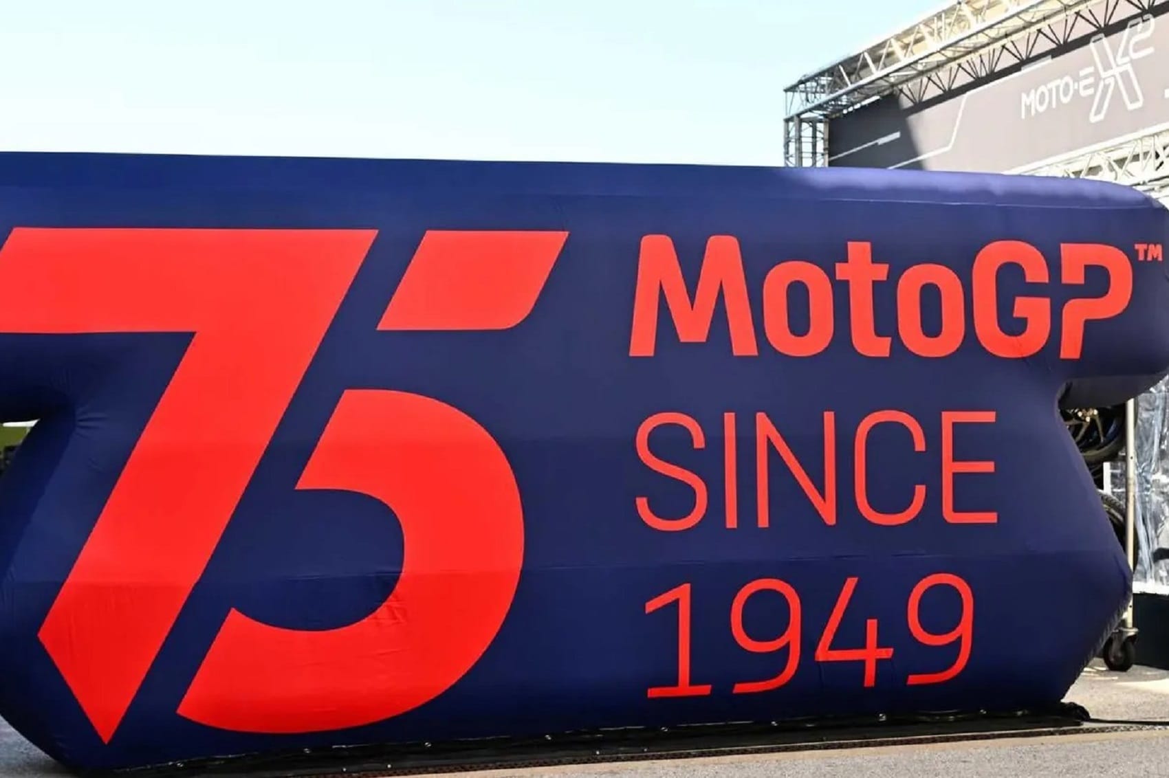 A MotoGP lenyűgöző retro festésekkel tiszteleg a gyorsaságimotoros-vb 75 éves öröksége előtt