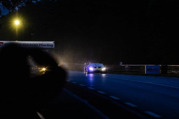 Esős körülmények Le Mans-ban: LM24 verseny, 12. óra friss hírek