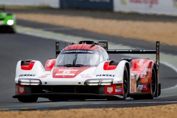 LM24, 18. óra: Az izgalom tetőfokán – Porsche és Toyota csatája a felszáradt pályán