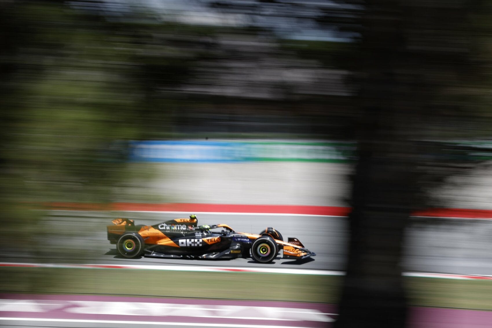 Norris villant az év egyik legfontosabb F1-es hétvégéjén