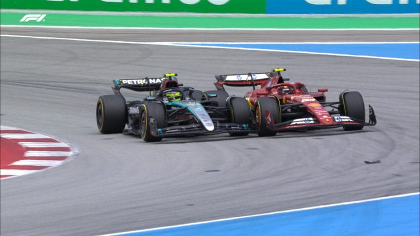 Az FIA döntése csaknem elvett minden szépséget a Hamilton győzelméből – Kérdéses, jogos-e Sainz büntetést kapott?
