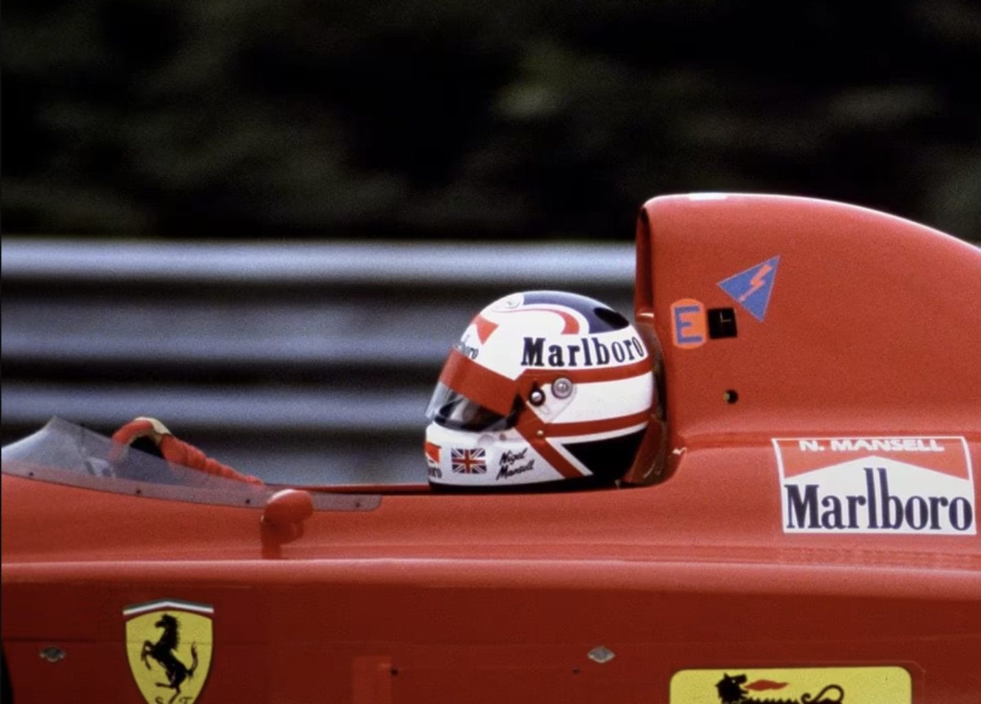 Az F1-es rajt előtti rituálé: Mansellék bemutatják a tökéletes kezdést