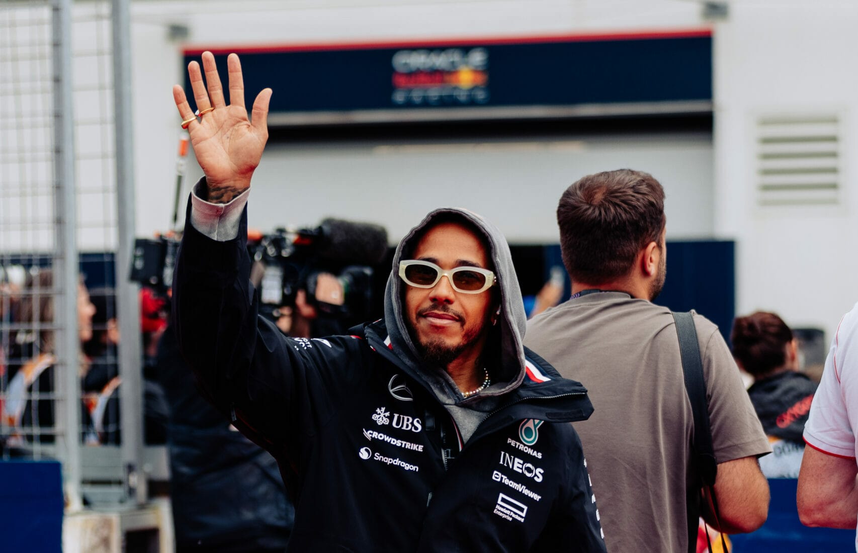 A Mercedes szabotálja Hamiltont? – a hétszeres világbajnok furcsa kijelentést tett