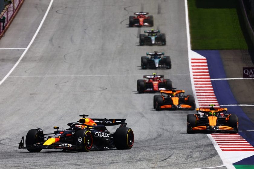 Az osztrák sprint csatája: Norris vezetett, de Verstappen visszavágott