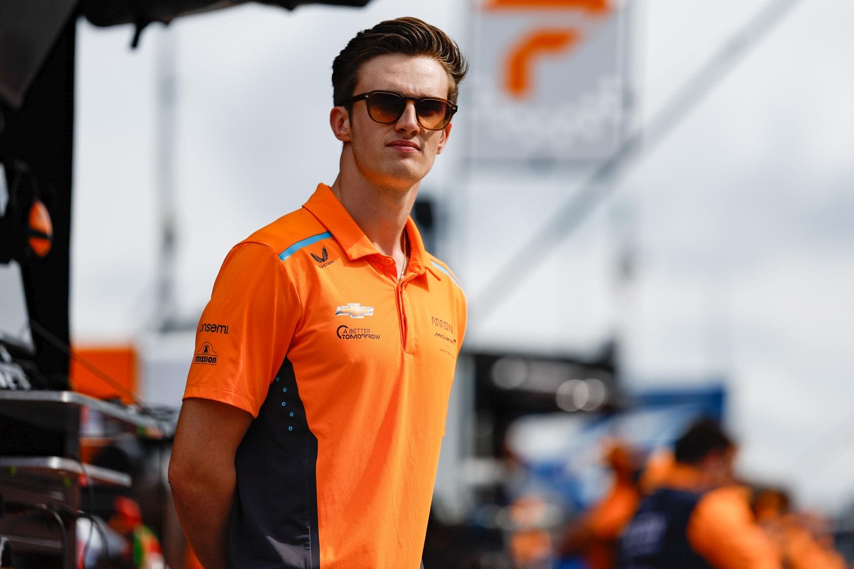 A fenyegetések közepette kénytelen lépni: a McLaren új pilótája az életét félti