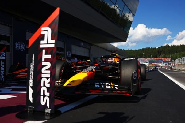 A cím: „Verstappen nyugodtan encsi a McLaren uralom ellen