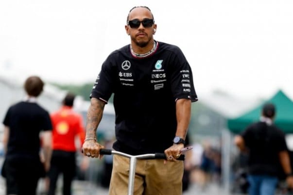 Hatékony működés: Hamilton autója remekül teljesít a pályán!