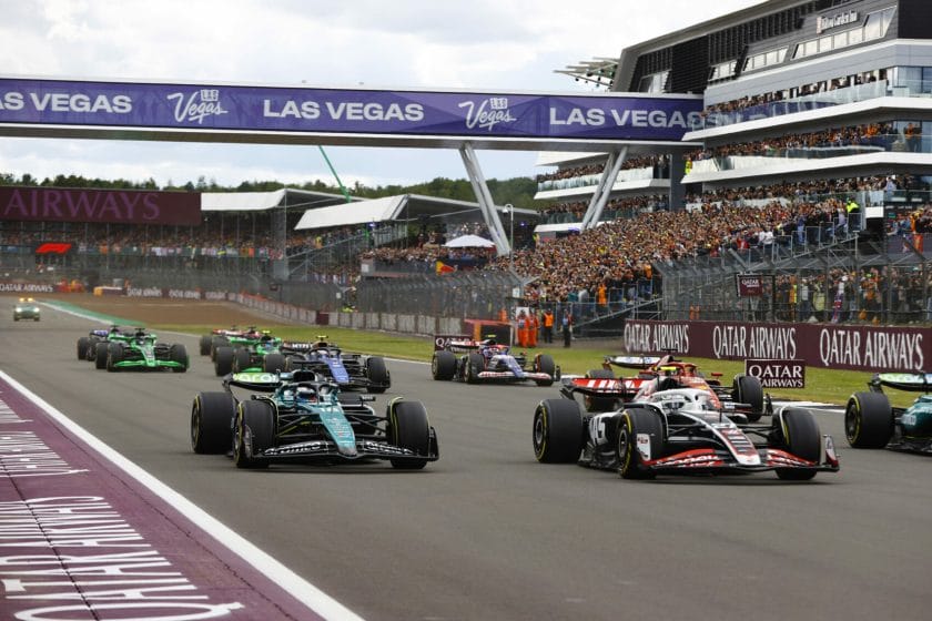 Kilátásban az új verseny a Haas és az Aston Martin között