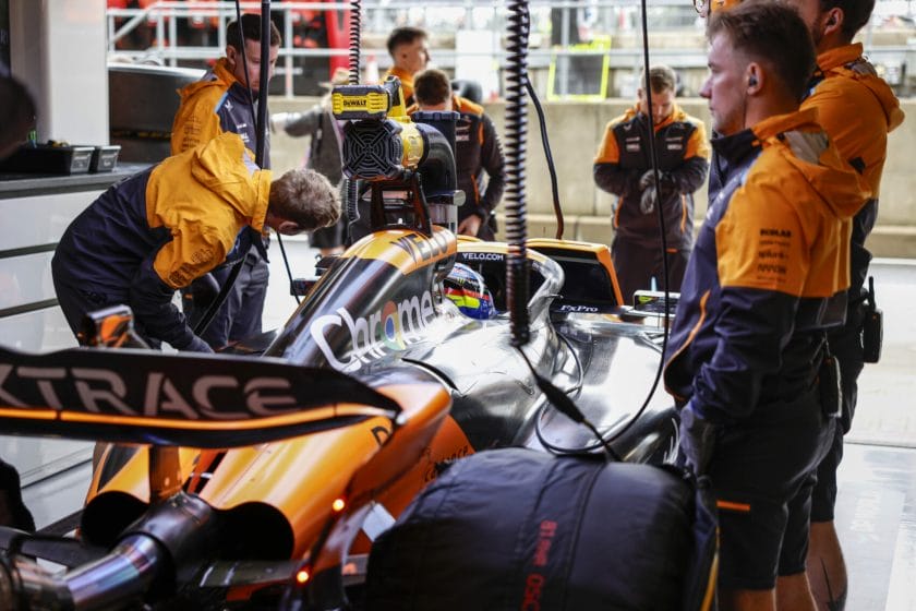 Red Bull hibái vigasztalják a McLarent az új idény kezdetén