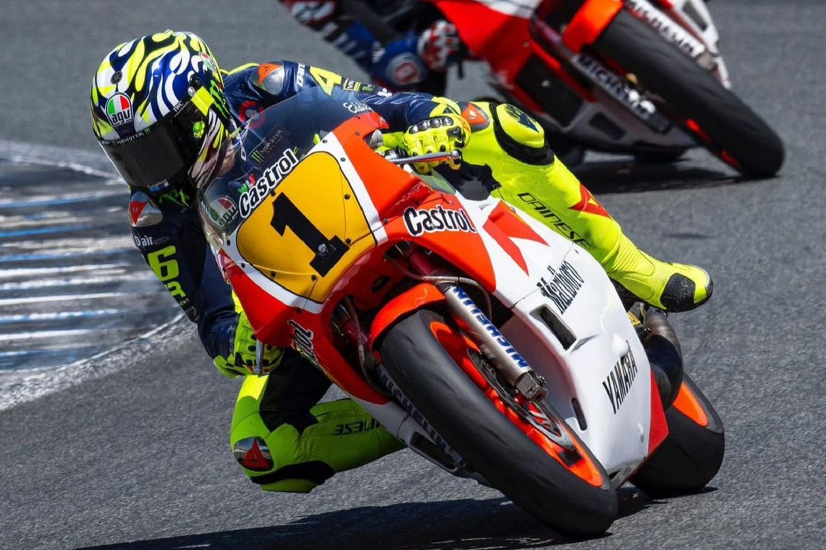 Rossi bemutatja az amerikai legenda világbajnok motorját Jerezben: látványos képek és videó