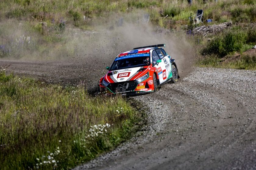 Hayden Paddon a győzelemre hajt az Észt Rallyn