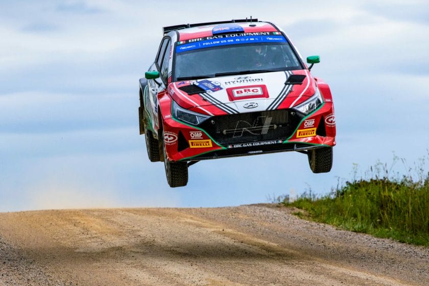 Hazai versenyzők küzdelme folytatódik az Észt Rallyn: Paddon előnyt szerzett riválisa előtt
