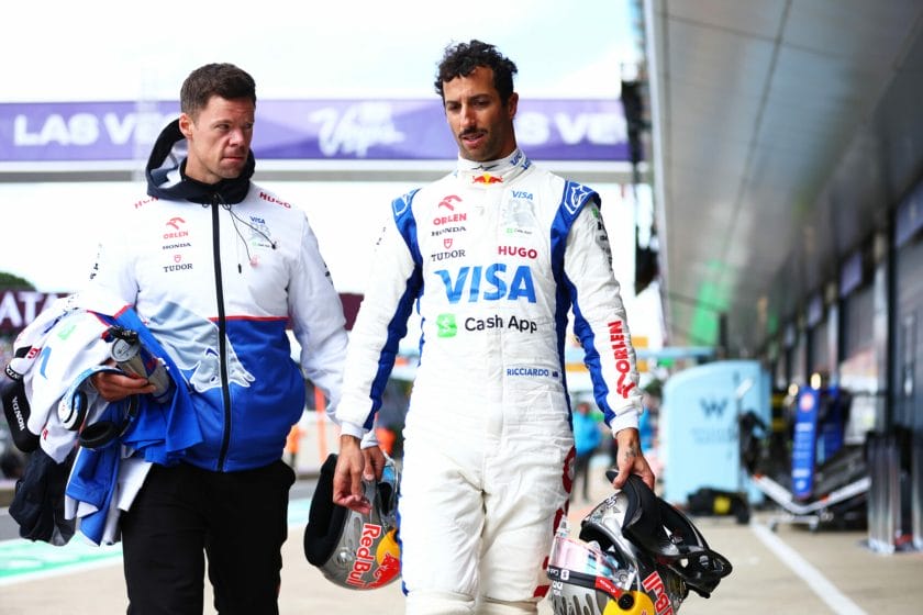 Versengés a csapatban: Alonsó és Ricciardó ellenállnak a döntéseknek