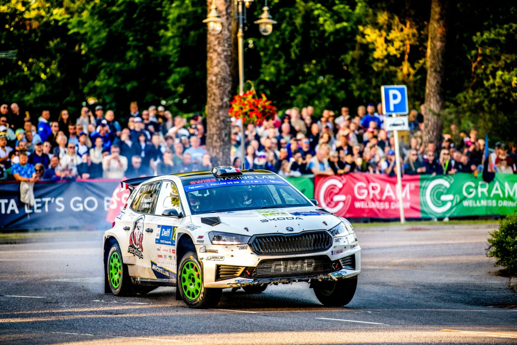 Paddon fölényes előnnyel az Észt Rallyn, Franceschi büntetéssel sújtva