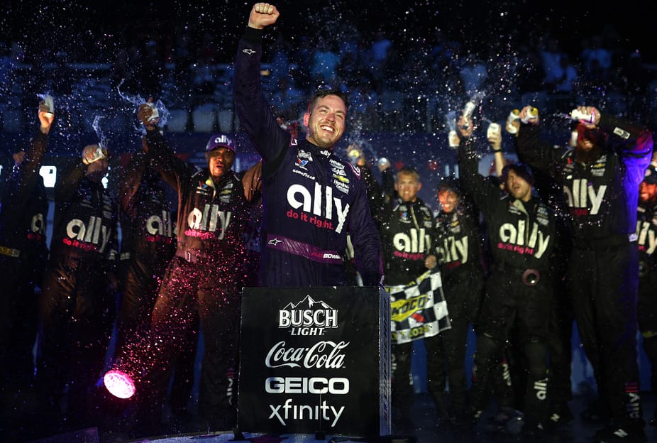 Rekordidő alatt: Bowman győzelme a Chicagói NASCAR Cup futamon letartóztatással fűszerezve