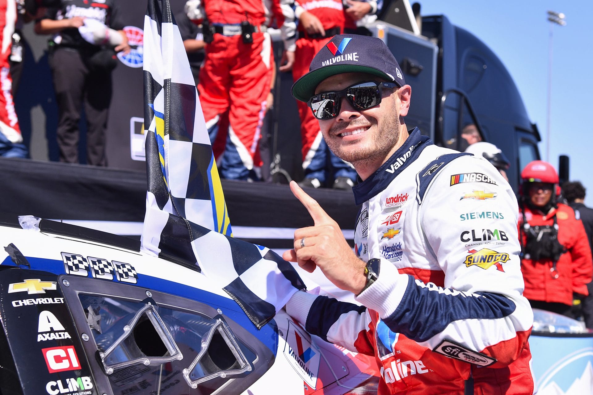 NASCAR: Kyle Larson elsőként rajtol Chicagó utcáin, míg William Byron utolsó helyről indul