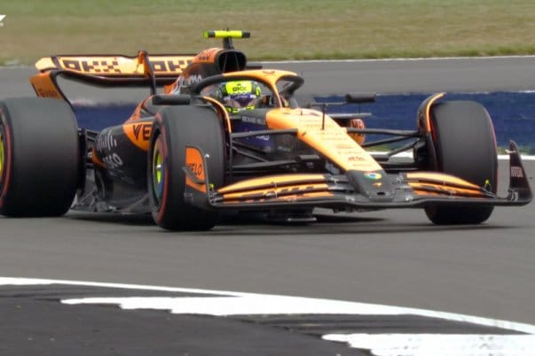 A McLaren duplázott a Brit Nagydíj péntekén