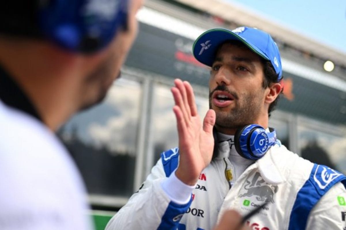 Ricciardo sorsa eldőlt: marad a Red Bull Racingnél