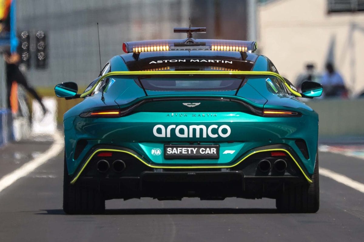 Gyorshír: Összetört az F1-es Safety Car Monzában!