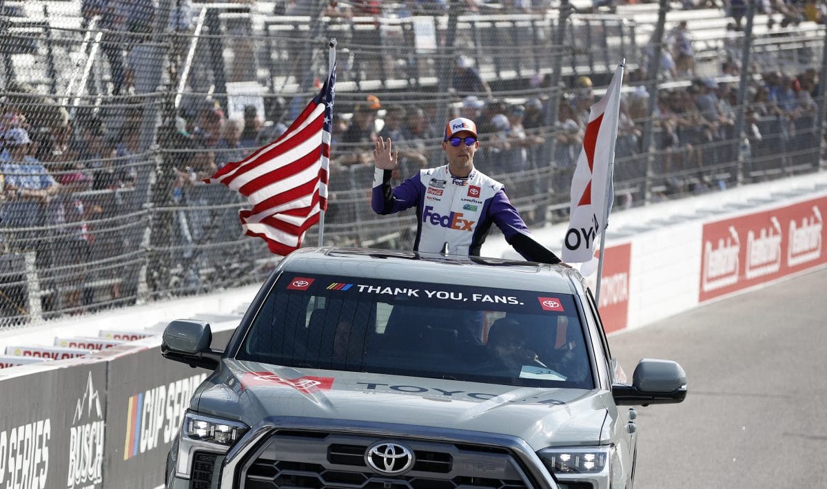 Elkaszálták a NASCAR Cup időmérőjét, a matek értelmében Hamlin indul a pole-ból –