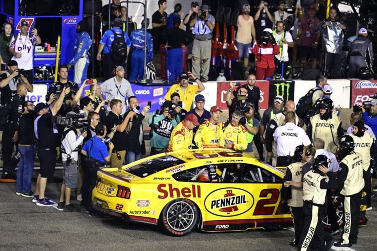 Joey Logano szerint „egy darab szar” a Richmondban őt is kilökő Austin Dillon