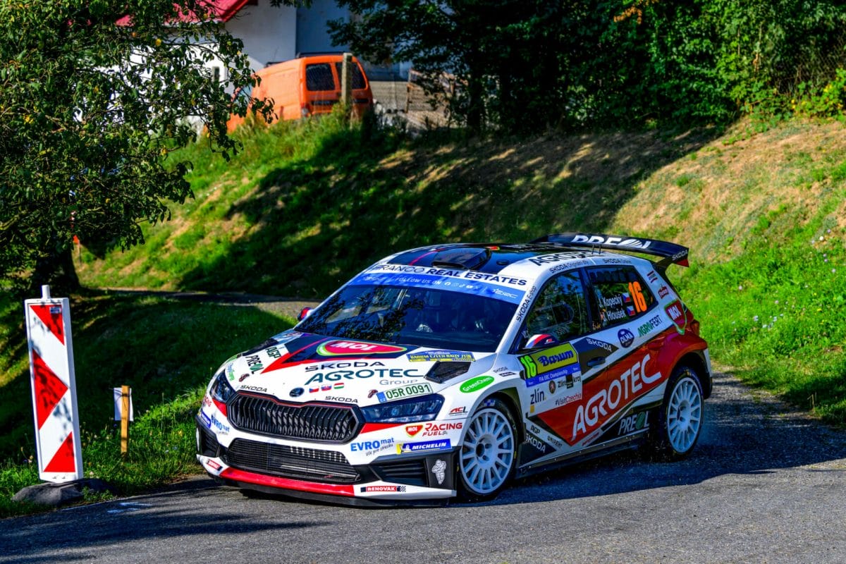 Drámai szombat délelőtt: Megszakad Kopecky 2015 óta tartó veretlensége a Barum Rallyn