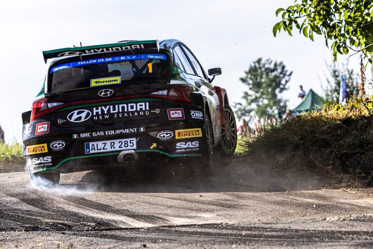 Kövesd közelről a Ceredigion Rally kvalifikációjának élő közvetítését!