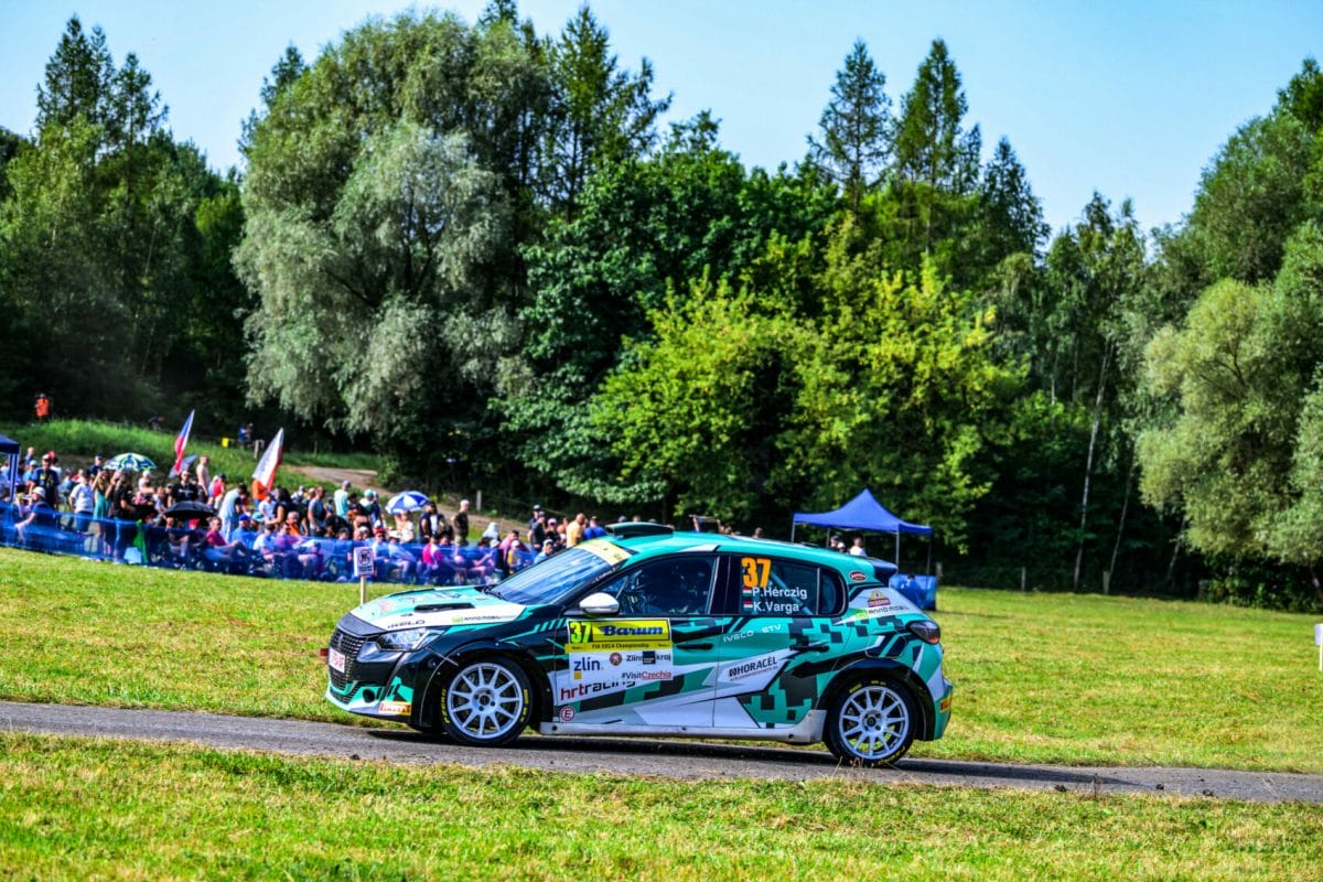 Már a cseh bajnoki éllovas vezet a Barum Rallyn Kopecky előtt, két magyar versenyző az ERC4 élén