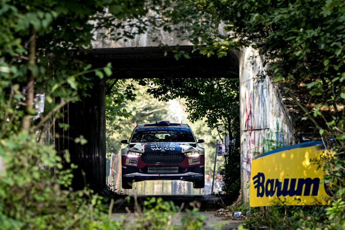 Cais hihetetlen teljesítményt nyújt a Barum Rallyn: Az első hely közelében!