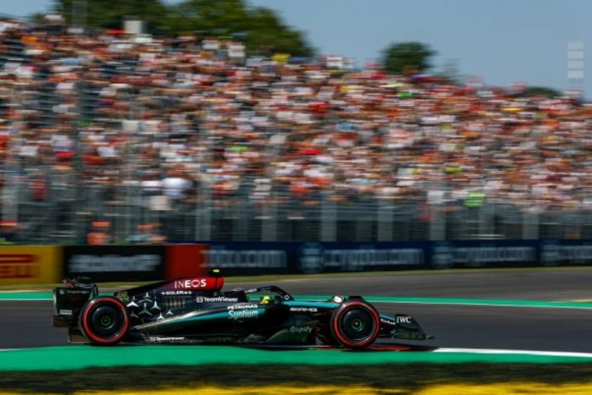 Hamilton önvádakkal, Russell eufóriában a Pole-posztról