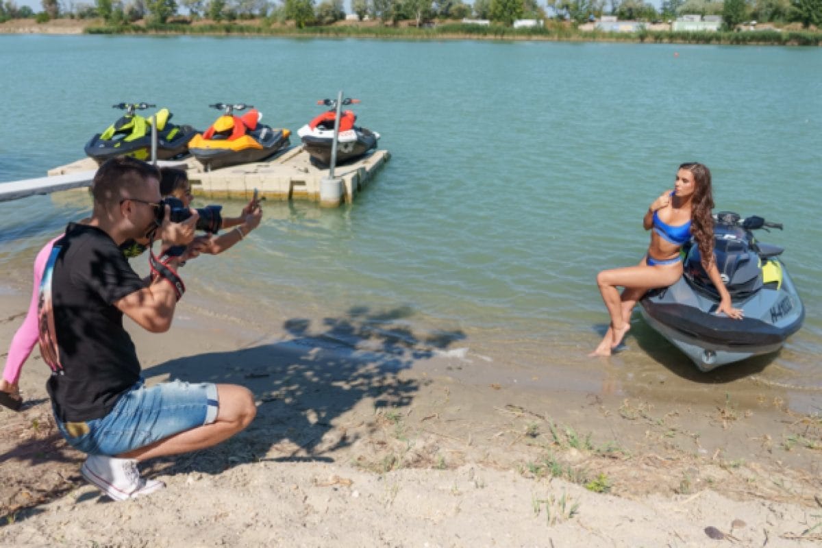 Az AMTS és a Sea-Doo összefognak egy szexi naptárért