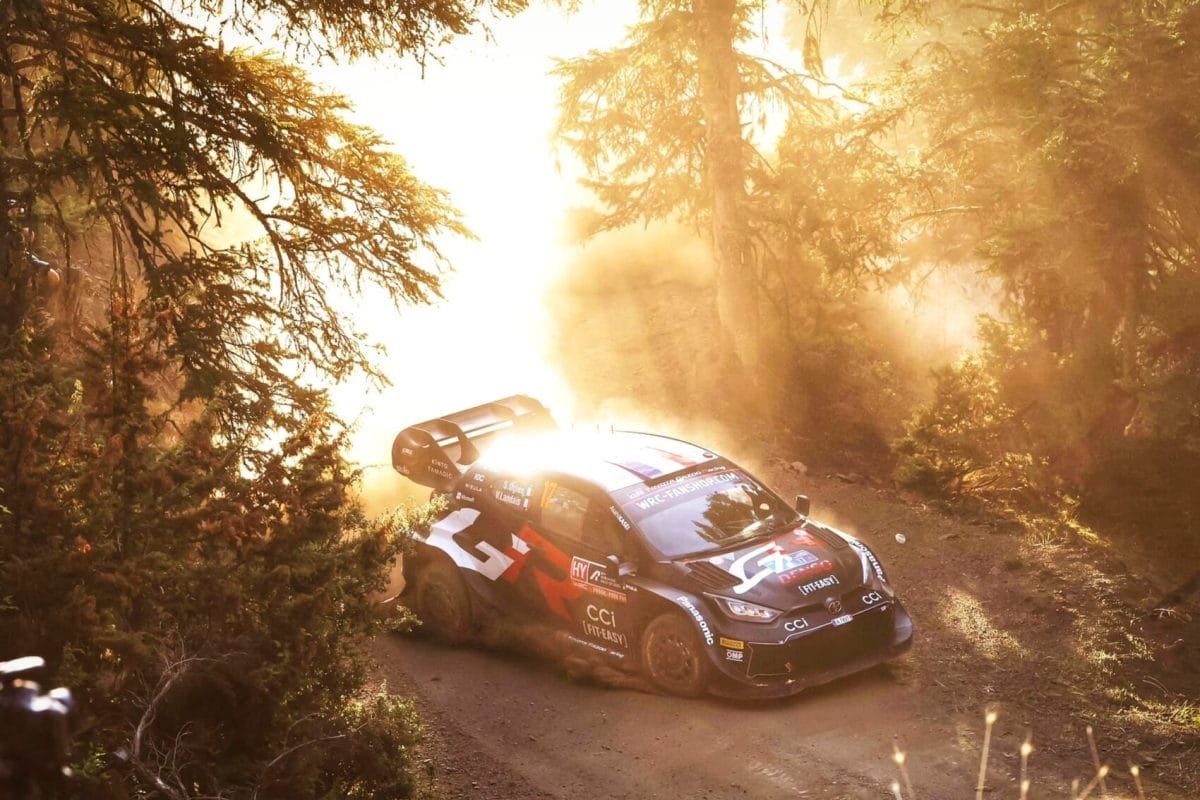 Ogier vezető helye enyhít a Toyota katasztrófáján az Akropolisz Rallyn péntek délben