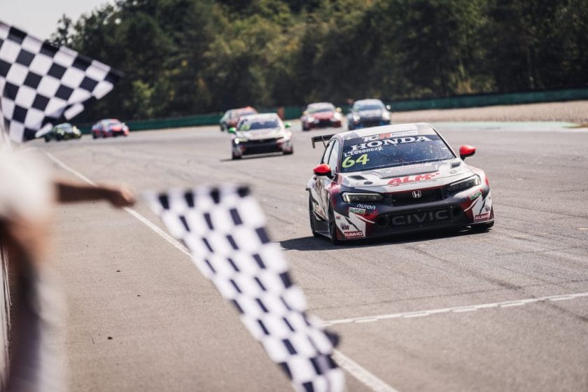 Losonczy Levente az élmezőnyben zárta a TCR-szezont újabb győzelemmel