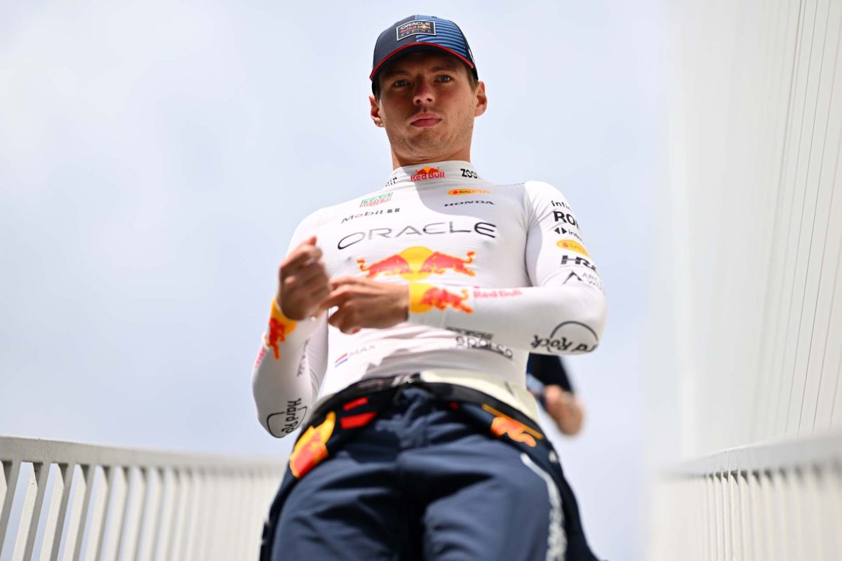 Az életveszélyes balesetet elkerülte Verstappen csapatá