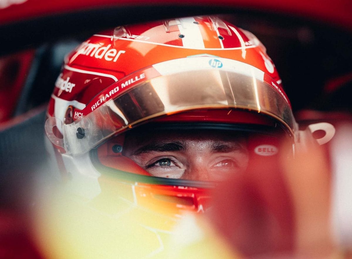 A Ferrari és Leclerc remekel Szingapúrban