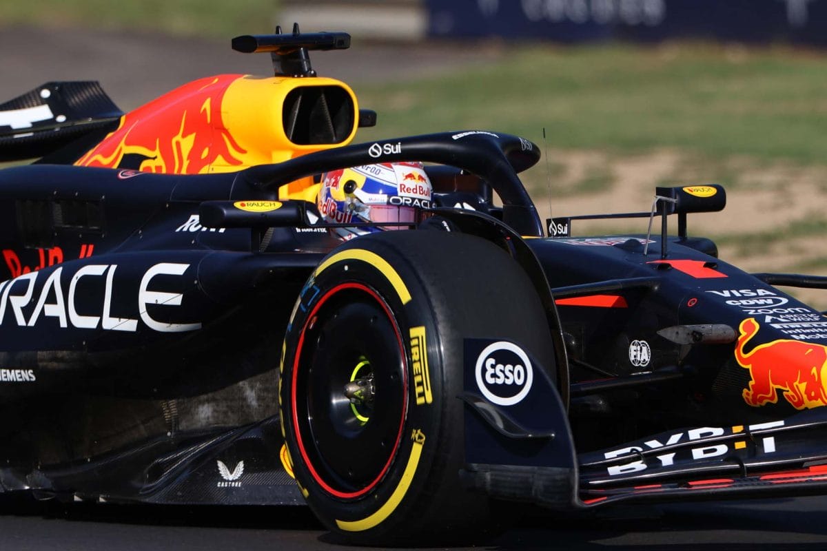 Az F1 Világot megrázó bejelentés: Verstappen a Red Bull RB20-as autóról döntött!