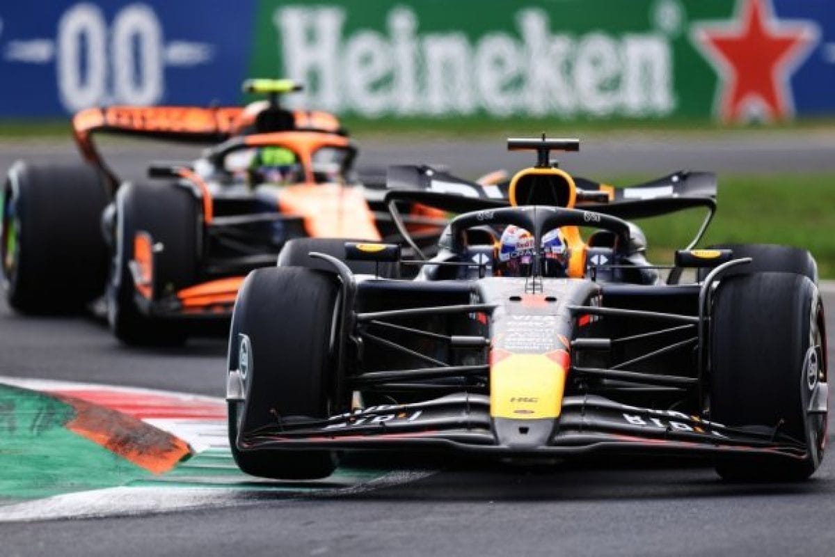 Szerdai F1-es Hírek: Verstappen új címe és Norris elszórt pontjai