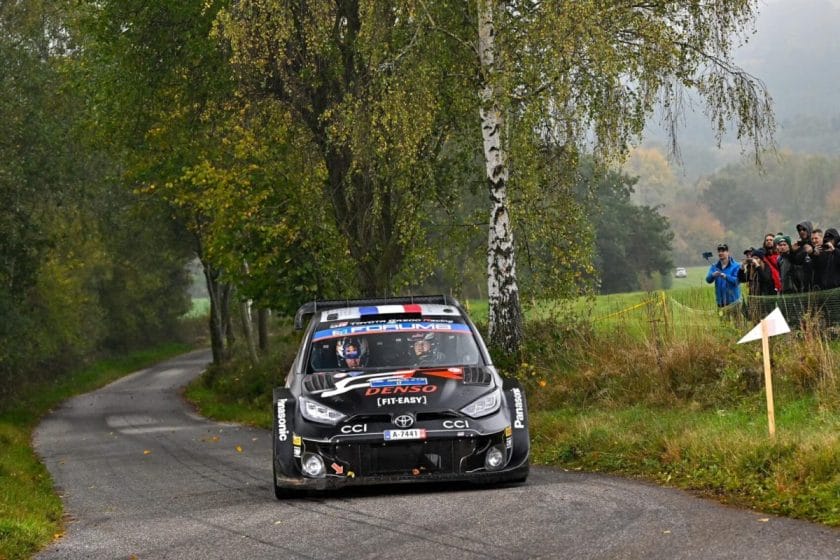 Sebesség és izgalom: Megdöbbentő fordulatok a Közép-Európa Rally legutóbbi versenyén