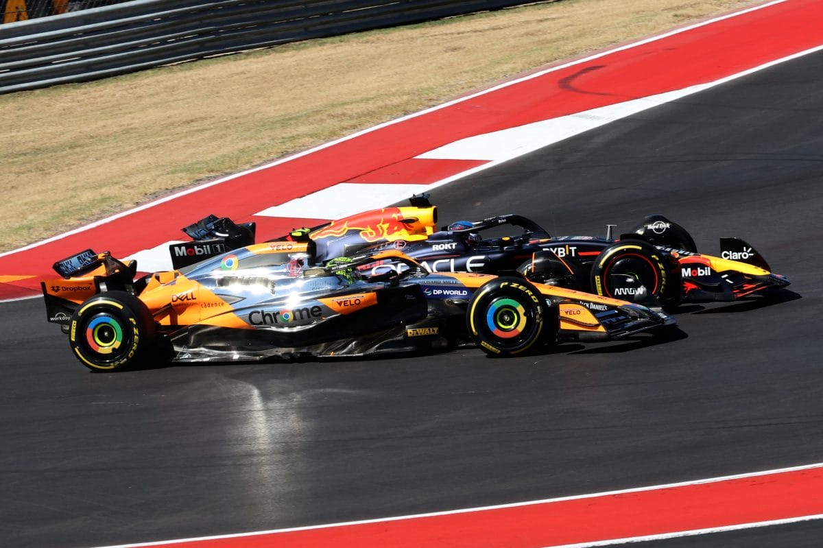 A McLarennél forrong a levegő: Hamilton éles kritikával illeti Norrist